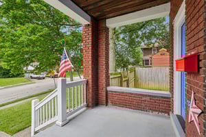 Loretta Ave-1806-007.jpg