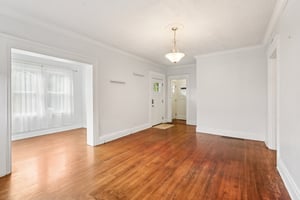 Loretta Ave-1806-011.jpg