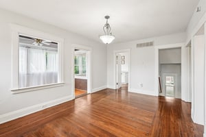 Loretta Ave-1806-012.jpg