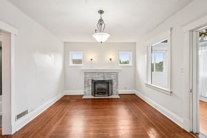 Loretta Ave-1806-013.jpg