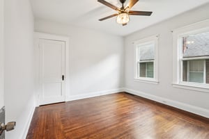 Loretta Ave-1806-024.jpg