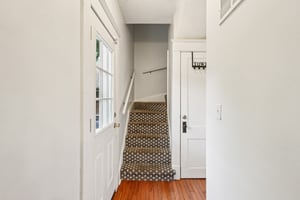 Loretta Ave-1806-029.jpg