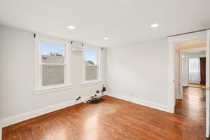 Loretta Ave-1806-031.jpg