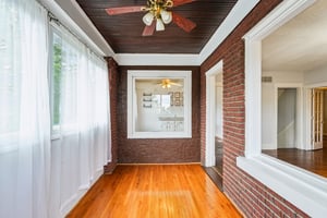 Loretta Ave-1806-035.jpg
