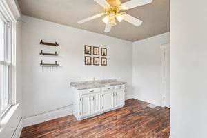 Loretta Ave-1806-037.jpg