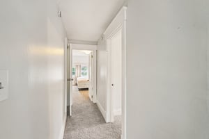 Loretta Ave-1806-042.jpg