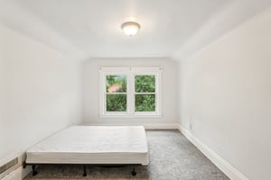 Loretta Ave-1806-043.jpg