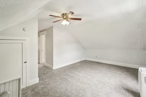 Loretta Ave-1806-050.jpg