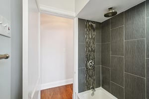 Loretta Ave-1806-053.jpg
