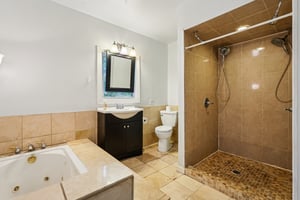 Loretta Ave-1806-054.jpg