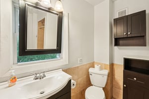 Loretta Ave-1806-056.jpg
