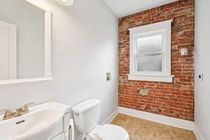 Loretta Ave-1806-060.jpg
