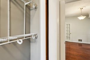 Loretta Ave-1806-062.jpg