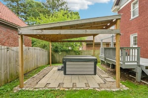 Loretta Ave-1806-074.jpg
