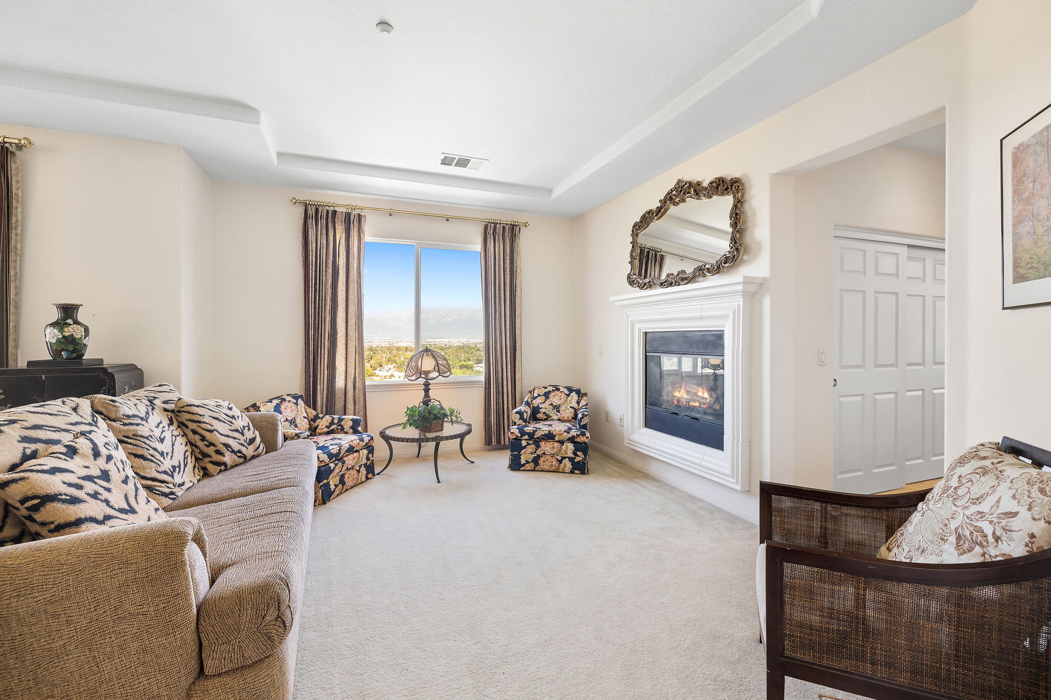 Primary suite sitting area