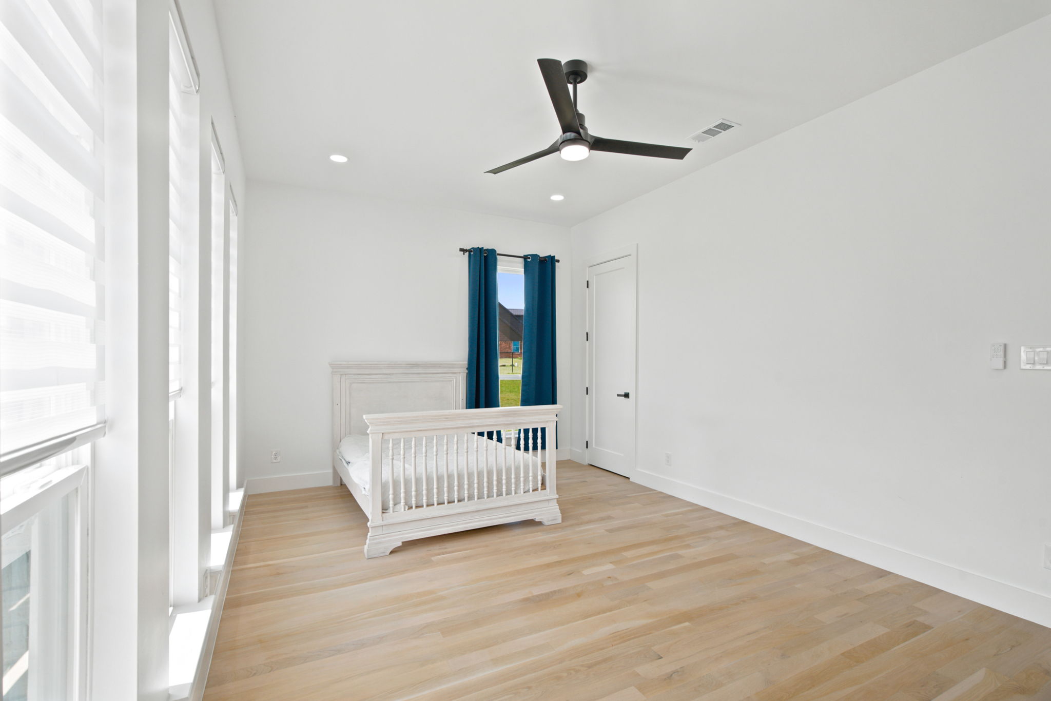  Photo 54