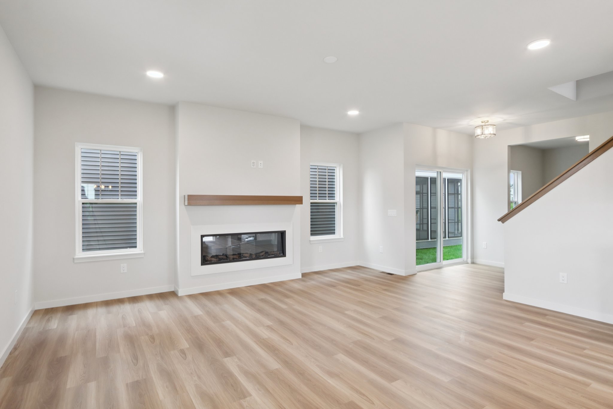 Lacy Rd-S2707-004.jpg