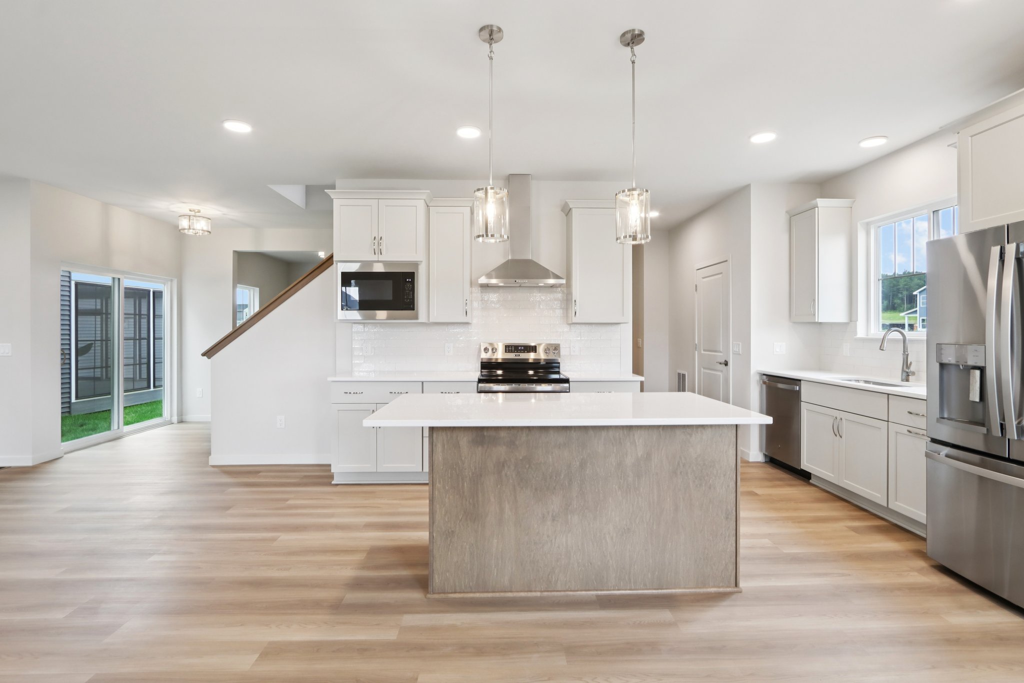 Lacy Rd-S2707-014.jpg