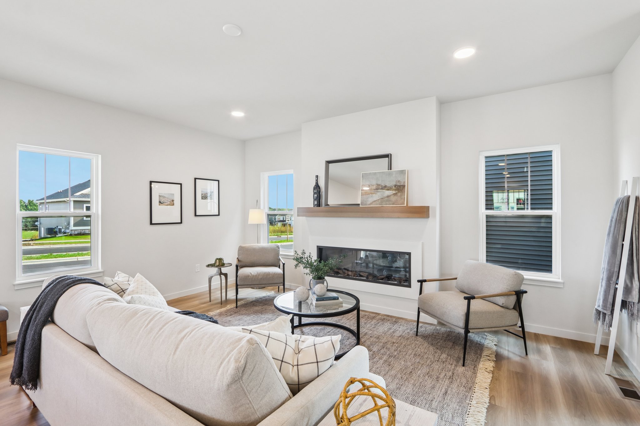 Lacy Rd-S2409-008.jpg