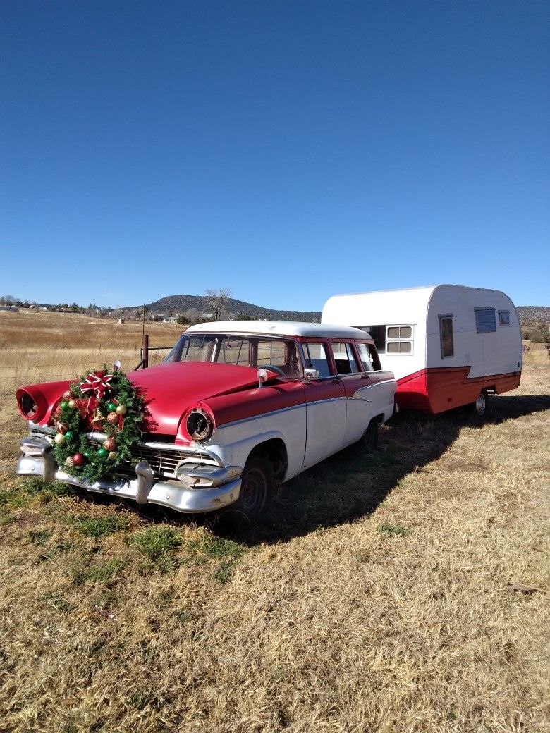 1940's Ford Station Wagon & Trailer 2