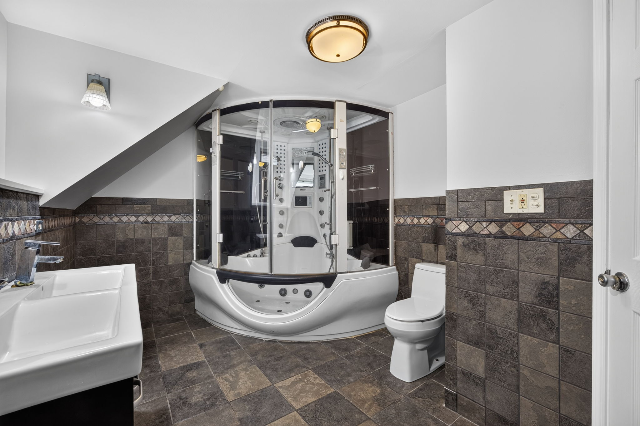 48 Breed St, Lynn, MA 01902, USA Photo 54