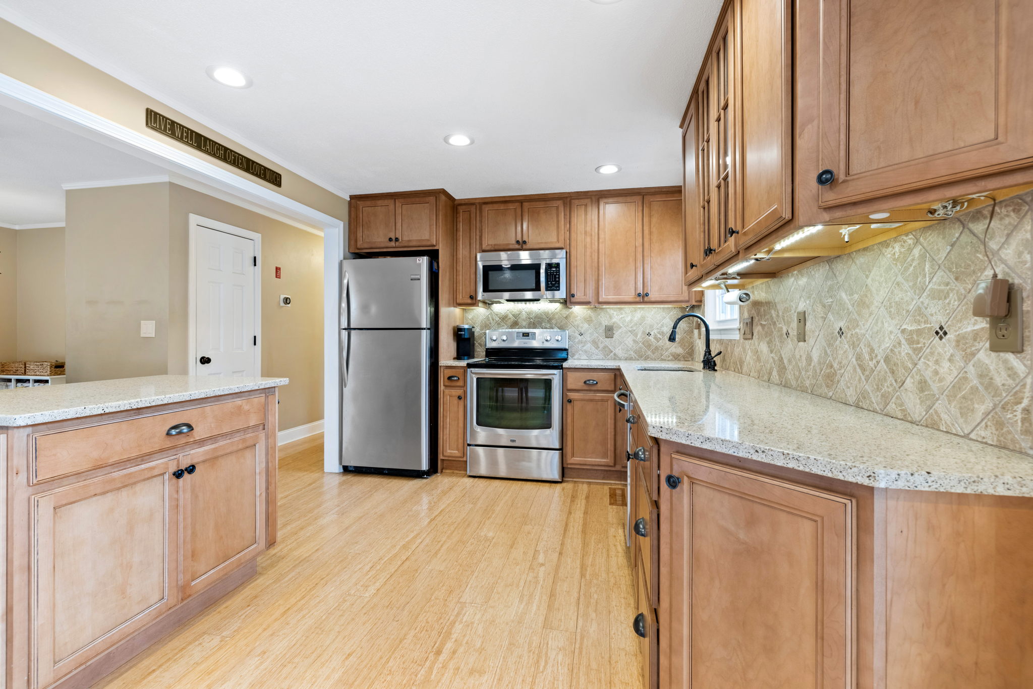 48 Casa Dr, Mansfield, MA 02048, USA Photo 3