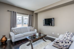  48 Courtney St, Fergus, ON N0B, US Photo 12