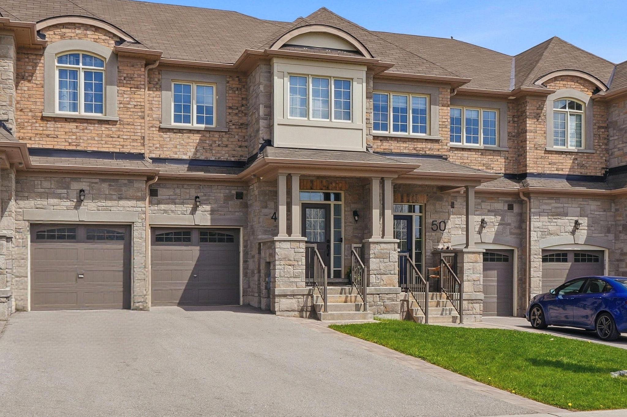 43 Cupples Farm Ln, East Gwillimbury, ON L0G 1M0, Canada Photo 2