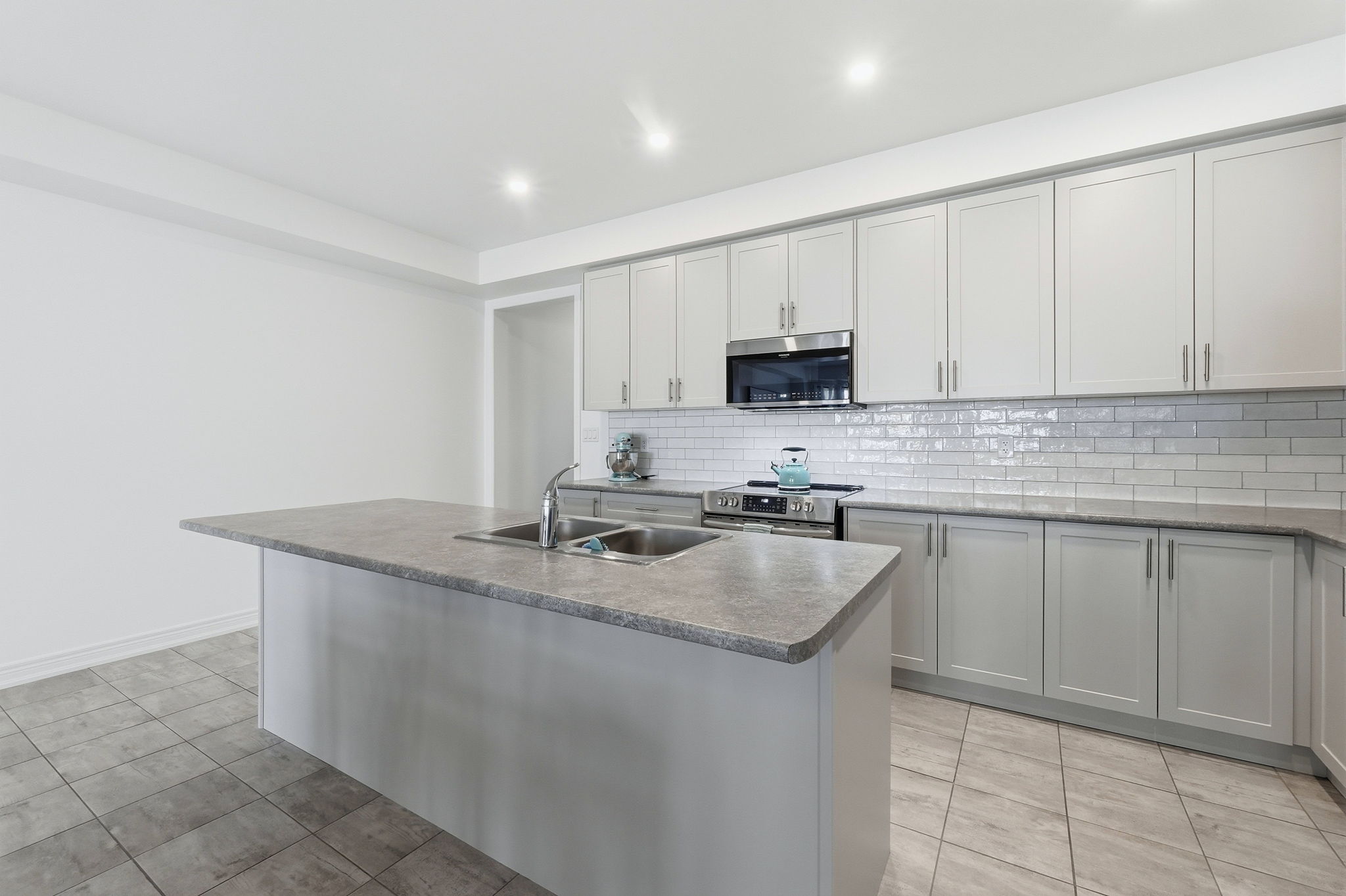 43 Cupples Farm Ln, East Gwillimbury, ON L0G 1M0, Canada Photo 13