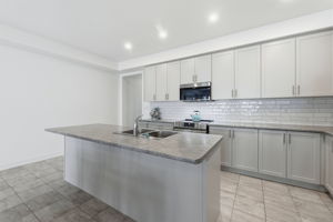 43 Cupples Farm Ln, East Gwillimbury, ON L0G 1M0, Canada Photo 12