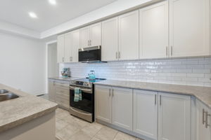 43 Cupples Farm Ln, East Gwillimbury, ON L0G 1M0, Canada Photo 13