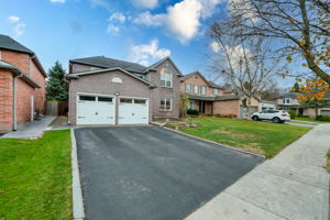 48 Haskell Crescent, Aurora ON