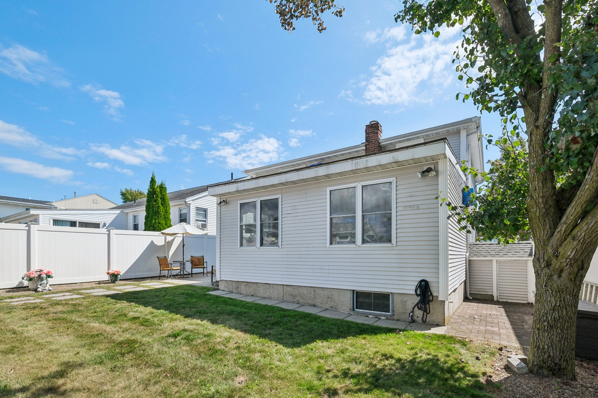 Newman St-S1309-037.jpg