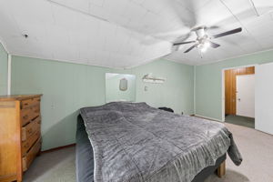  Photo 40