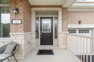 Front Porch/Entrance