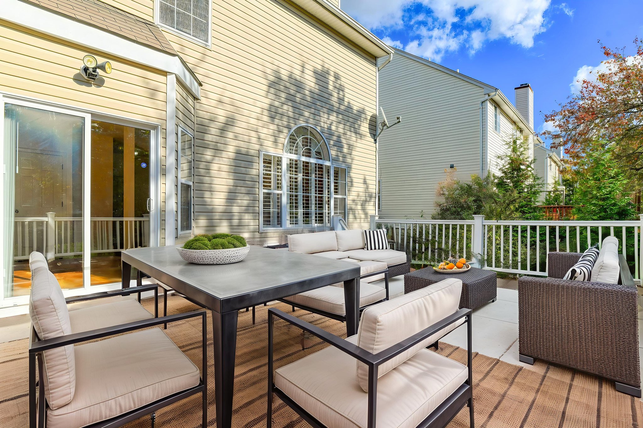 DSC_3968_56 virtually staged.jpeg