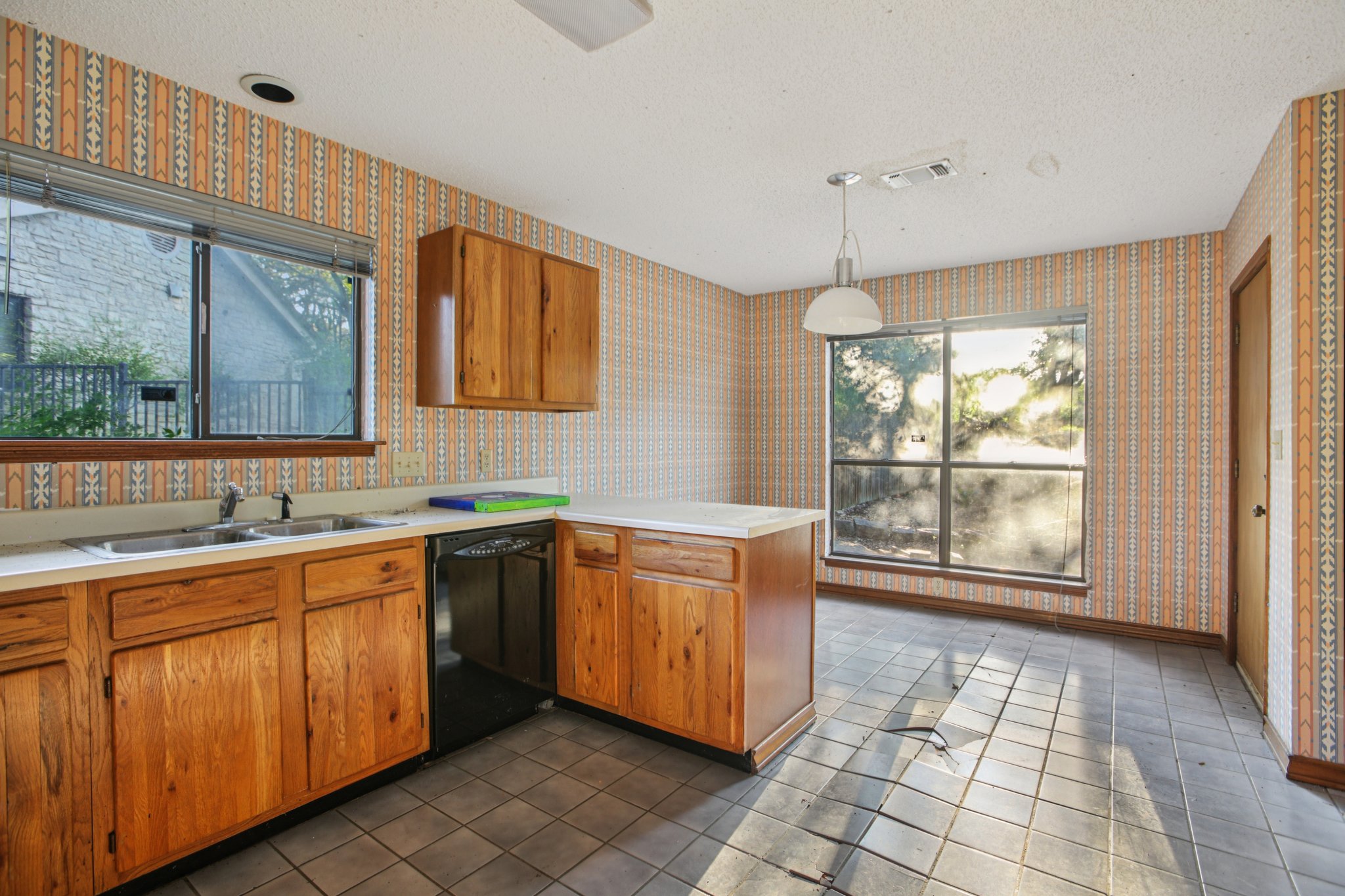 Leeward Ct-S1308-010.jpg