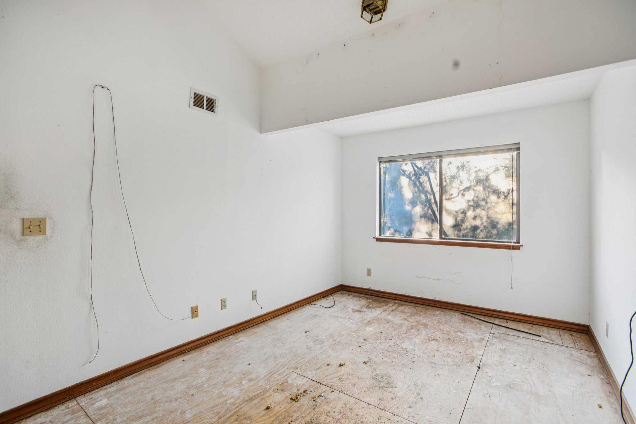 Leeward Ct-S1308-019.jpg