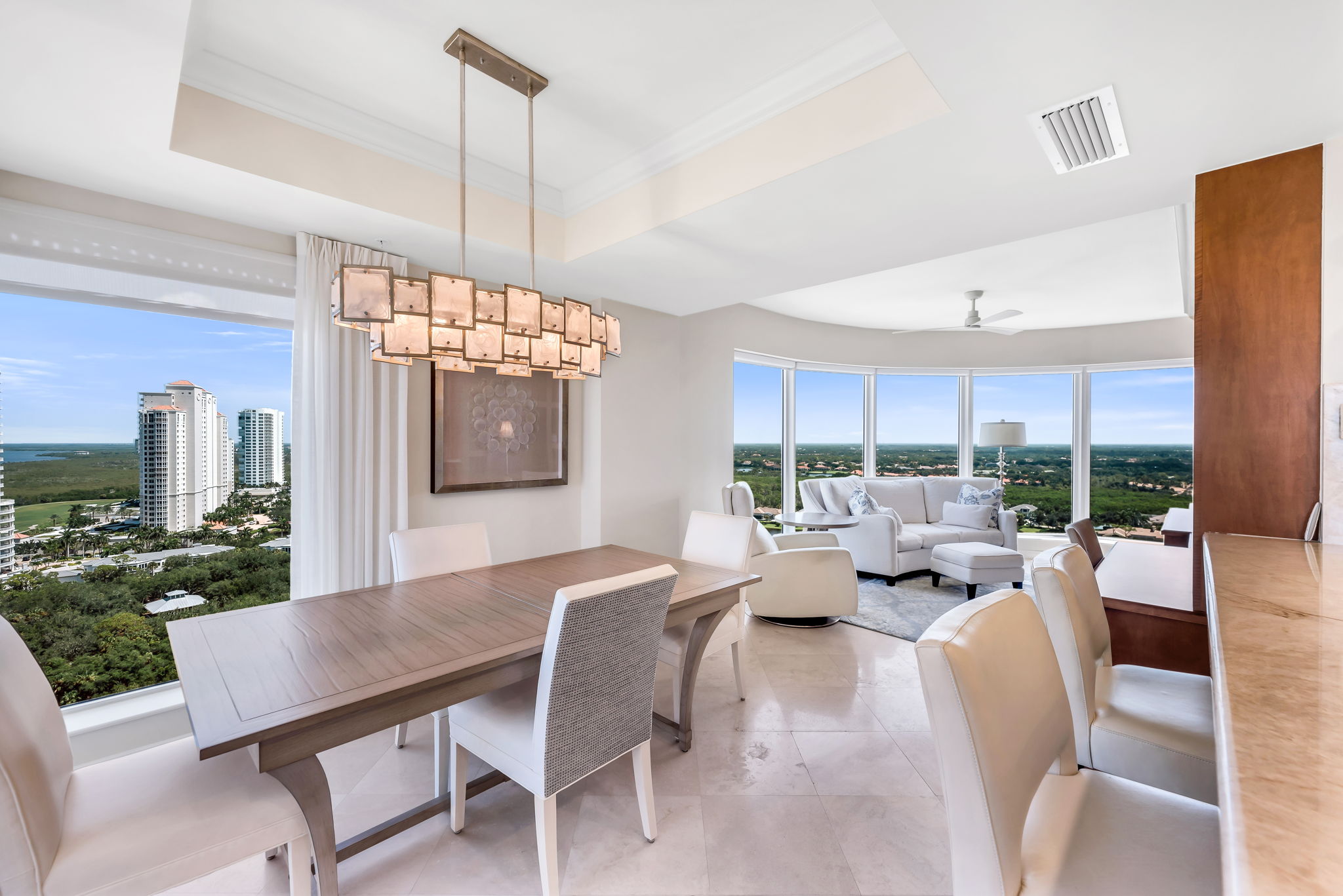 Breakfast Room / Den
