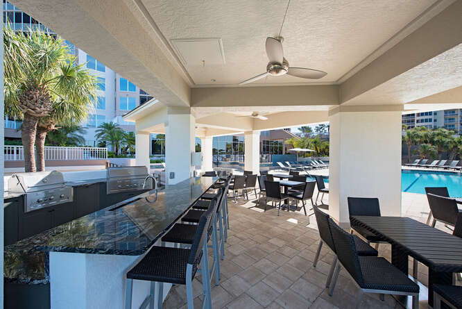 Estancia Pool Deck Bar/Grilling Area