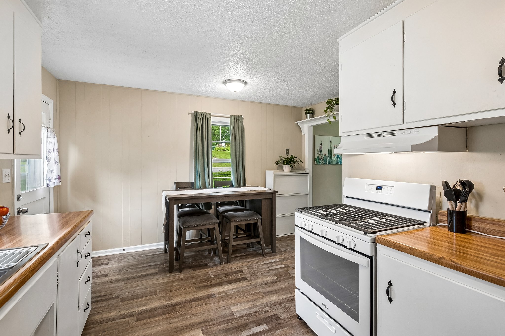 9231 - 4801 NE 46th Terrace - 009.jpg