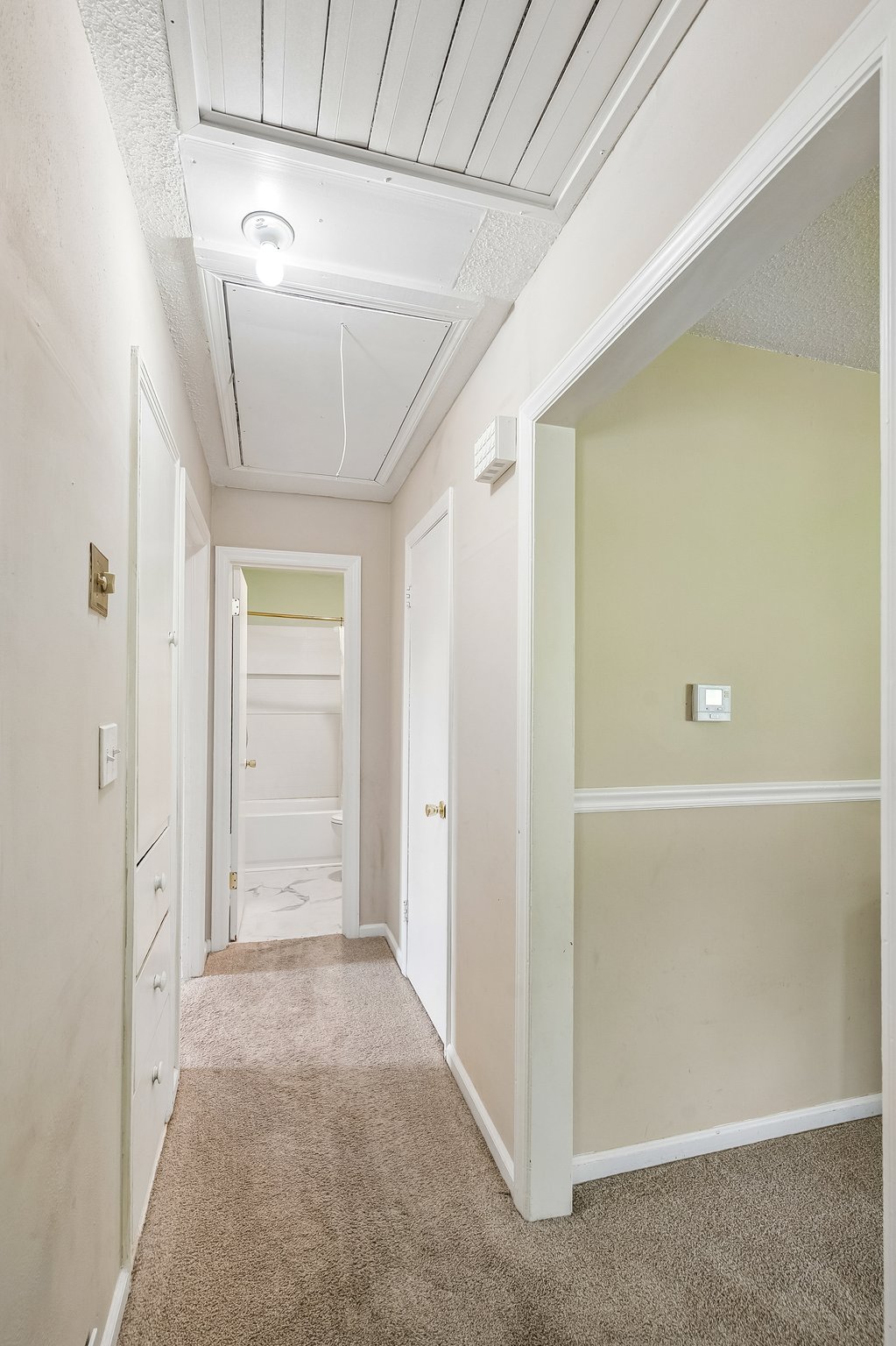 9231 - 4801 NE 46th Terrace - 017.jpg