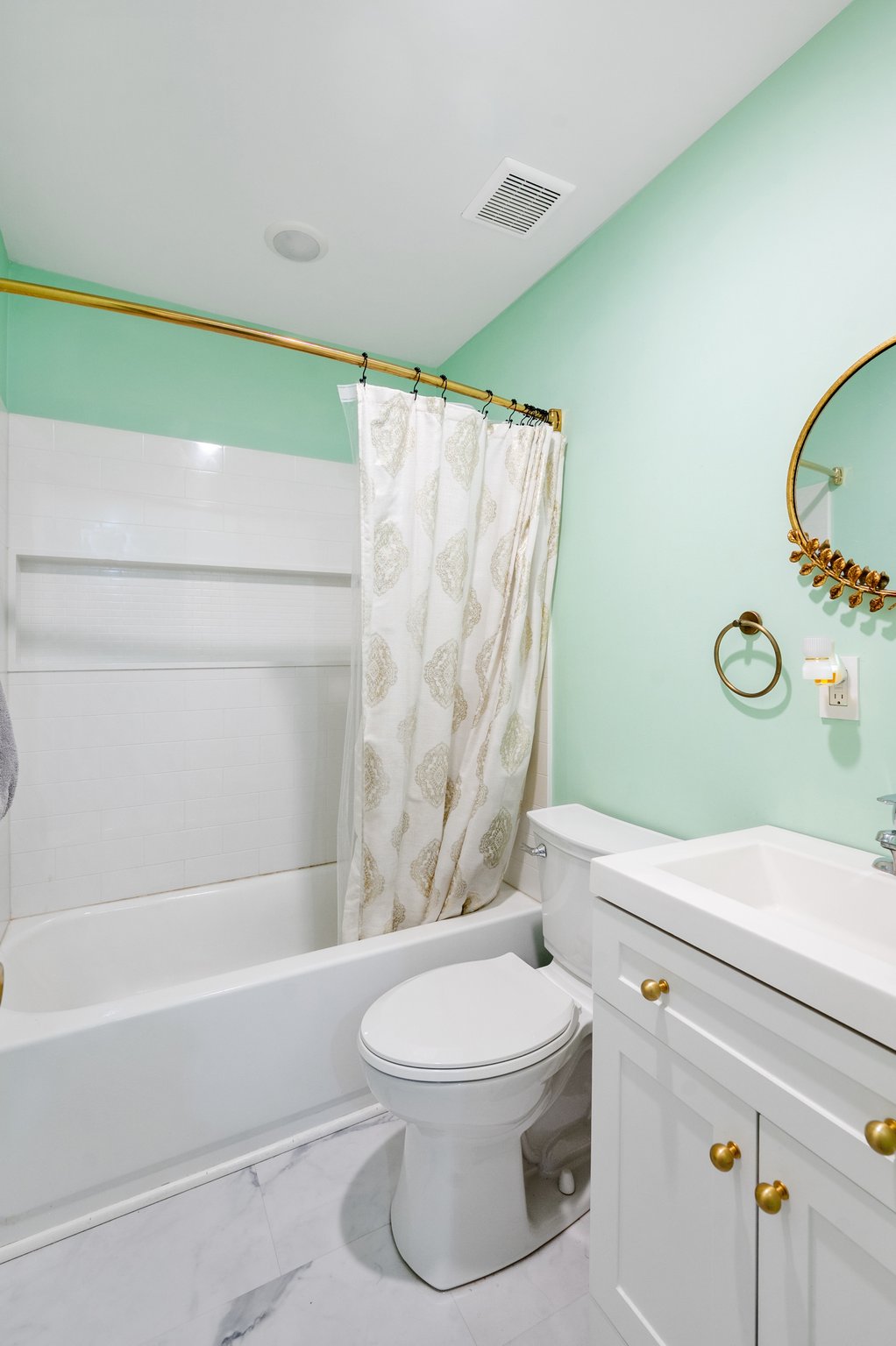 9231 - 4801 NE 46th Terrace - 019.jpg