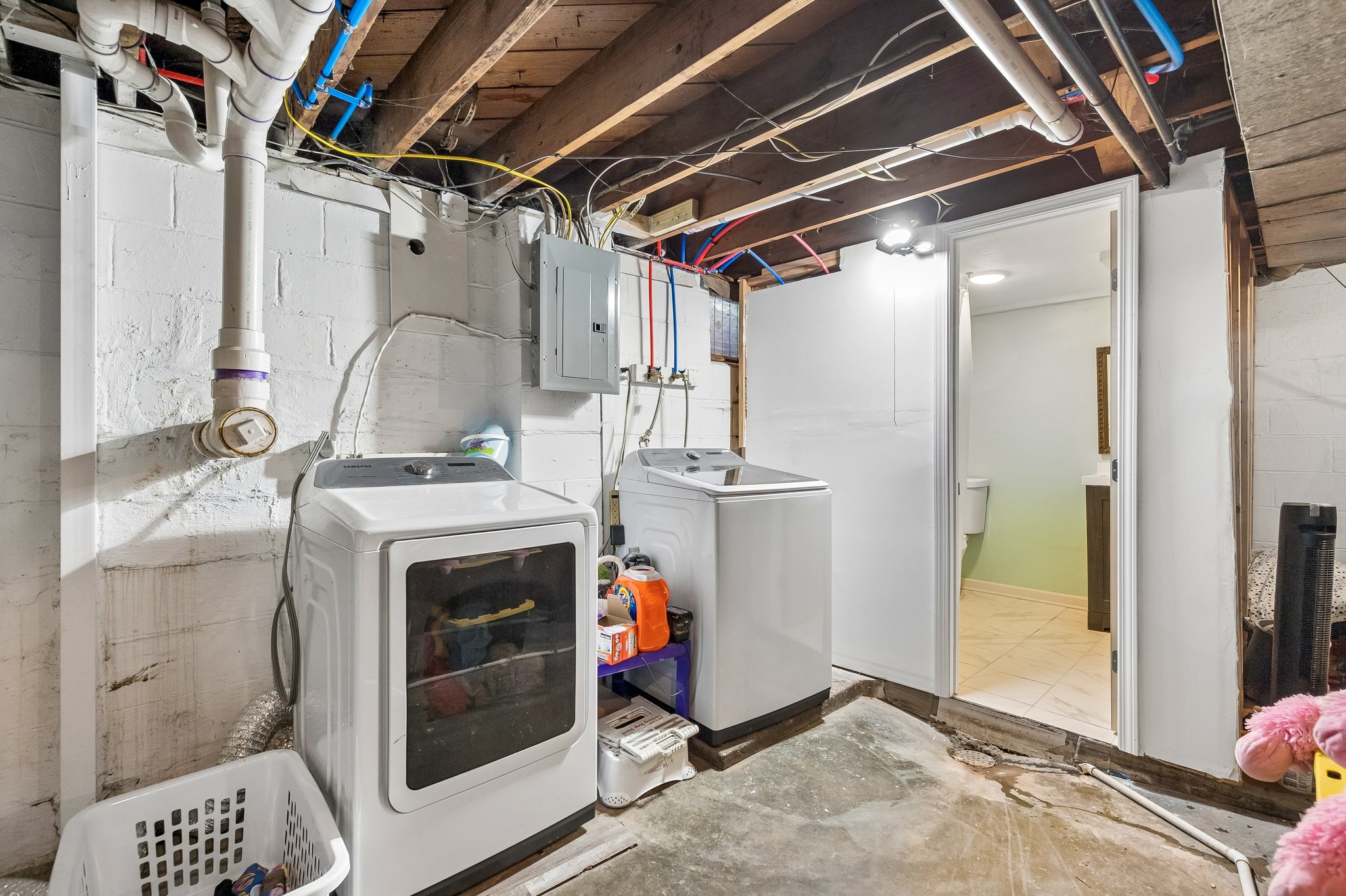 9231 - 4801 NE 46th Terrace - 021.jpg
