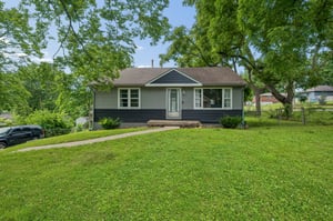 9231 - 4801 NE 46th Terrace - 001.jpg