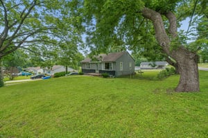 9231 - 4801 NE 46th Terrace - 002.jpg