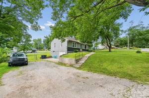 9231 - 4801 NE 46th Terrace - 003.jpg
