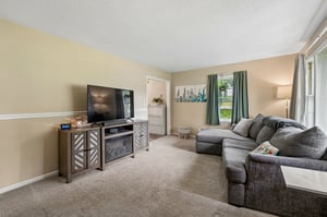 9231 - 4801 NE 46th Terrace - 005.jpg
