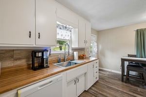 9231 - 4801 NE 46th Terrace - 008.jpg