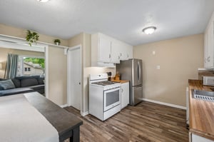 9231 - 4801 NE 46th Terrace - 010.jpg